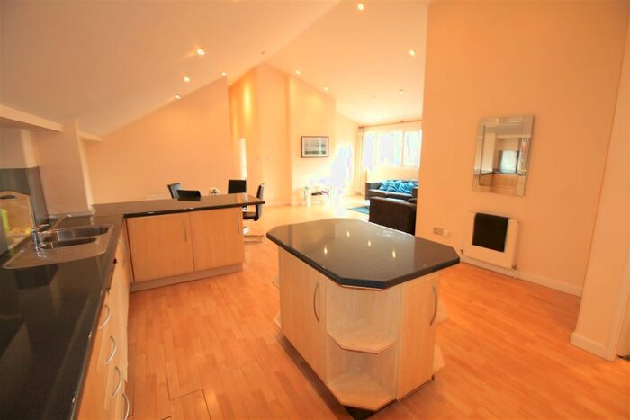 3 Bedroom Flat To Rent In Barker Gate, Nottingham, NG1