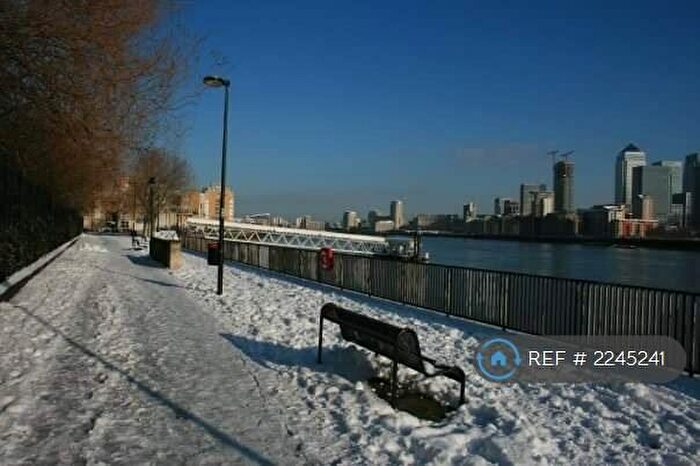 2 Bedroom Flat To Rent In Aragon Tower, London, SE8