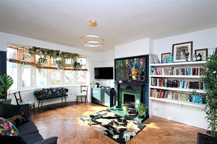 4 Bedroom Maisonette To Rent In Aglaia Road, Worthing, BN11