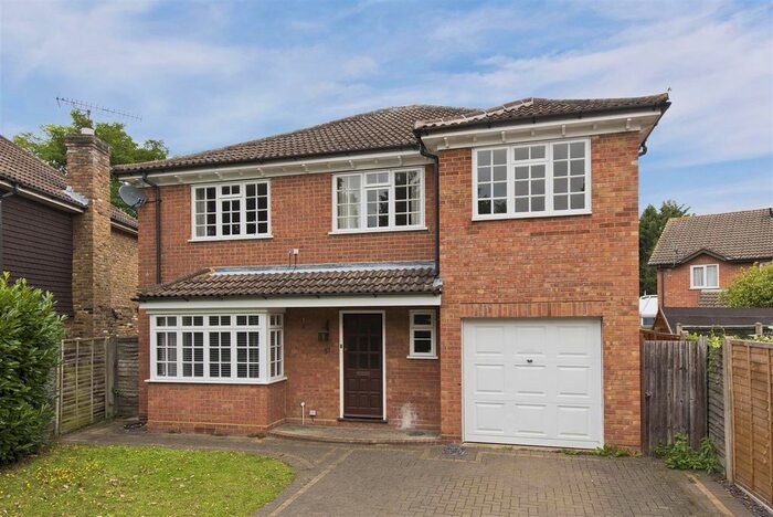 6 Bedroom Detached House To Rent In Armadale Road, Woking, GU21