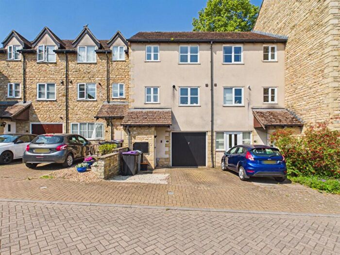 3 Bedroom Town House For Sale In Lambert Mews, Stamford, PE9