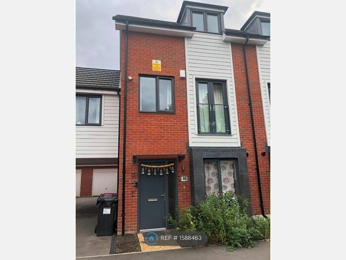 4 Bedroom Semi-Detached House To Rent In Robert Parker Road, Reading, RG1