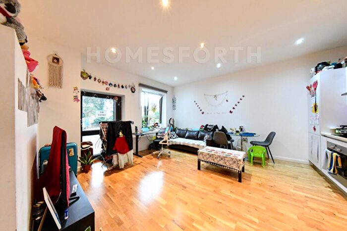 Studio For Sale In Carnegie House, Peterborough Road, Harrow On The Hill, HA1