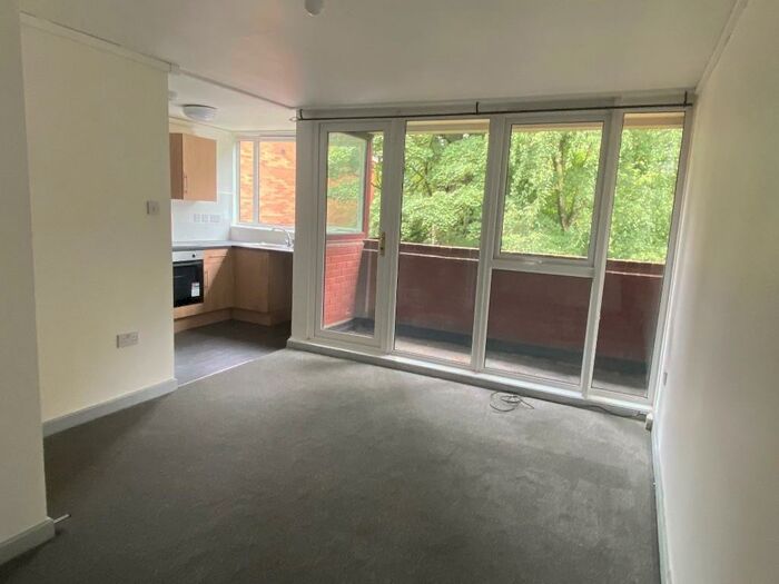 Studio To Rent In Cottesmore House, Browns Green, Birmingham, B20