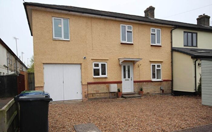 3 Bedroom Semi Detached House For Sale In Maple Close, CB4