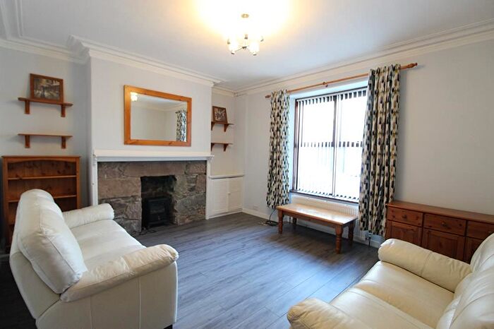 2 Bedroom Maisonette To Rent In Rosebank Terrace, Ground Floor Right, AB11