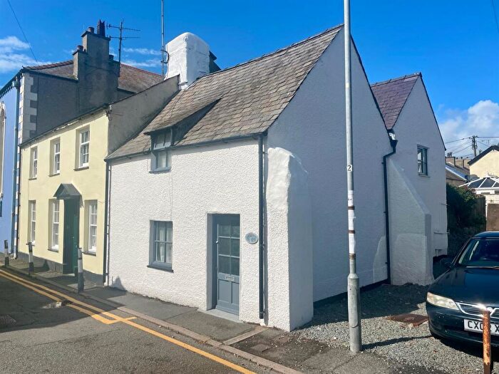2 Bedroom House For Sale In Chapel Street, Beaumaris, LL58