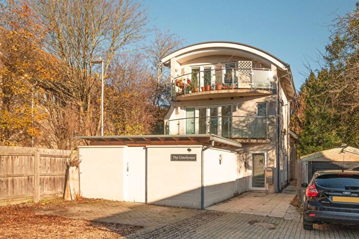 2 Bedroom Flat For Sale In Arbury Road, Cambridge, CB4