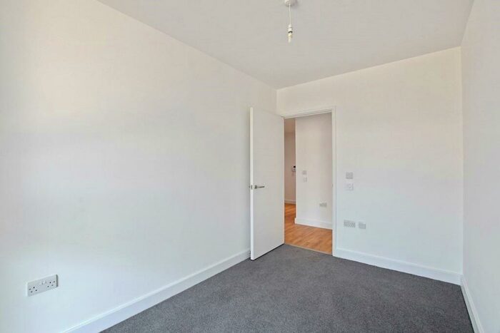 2 Bedroom Apartment To Rent In Burgess Springs, Chelmsford, CM1
