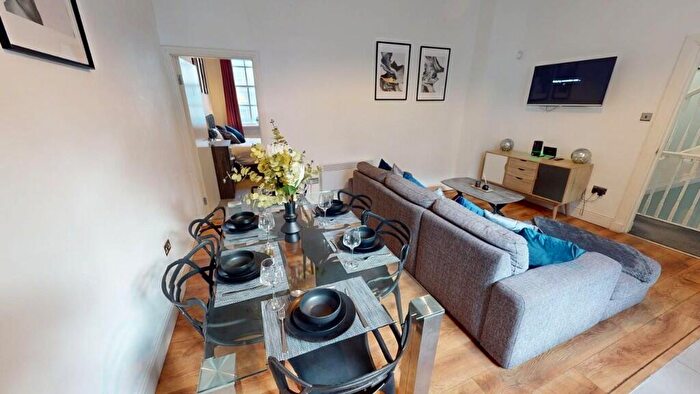 4 Bedroom Town House To Rent In Bold Street, Liverpool, Merseyside, L1