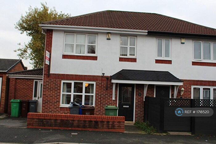 3 Bedroom Semi-Detached House To Rent In Leegate Drive, Manchester, M9