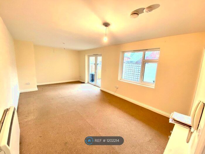 1 Bedroom Flat To Rent In East Street, Wimborne BH21