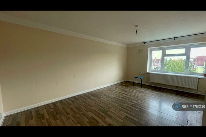 3 Bedroom Flat To Rent In Granville Road, London, N22