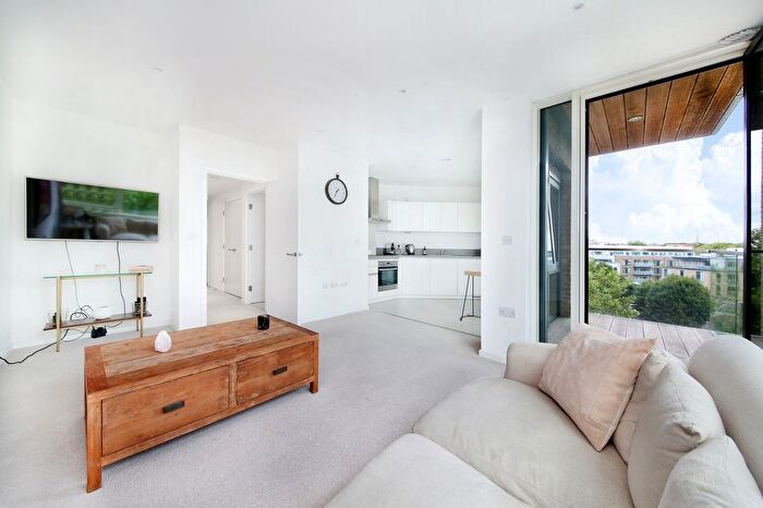 1 Bedroom Flat For Sale In Trafalgar House, Juniper Drive, SW18