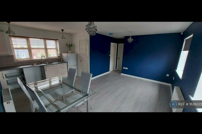 2 Bedroom Flat To Rent In Midway Grove, Hull, HU4