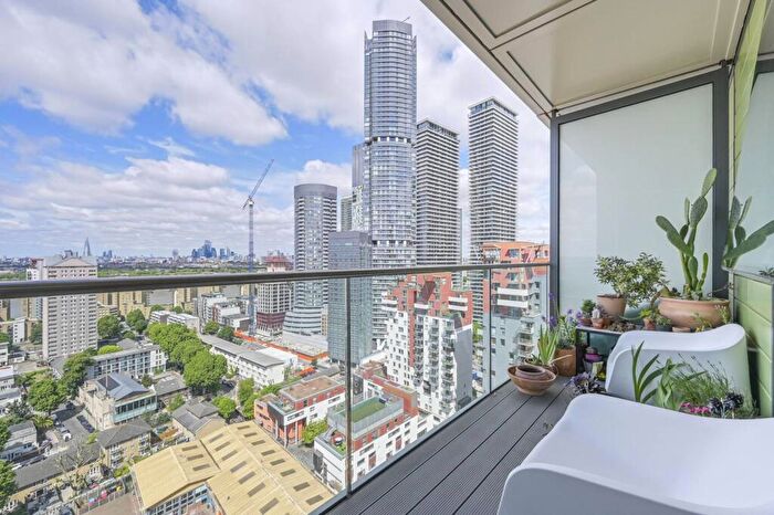 1 Bedroom Flat For Sale In Salvor Tower, , Docklands, London, E14
