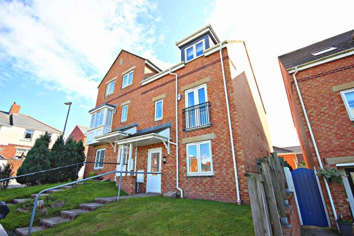 4 Bedroom Semi-Detached House To Rent In Lily Gardens Dipton, Stanley, DH9