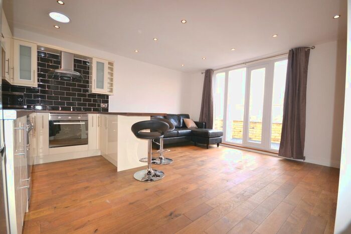 1 Bedroom Flat To Rent In C Bedford Hill, Balham, London, SW12