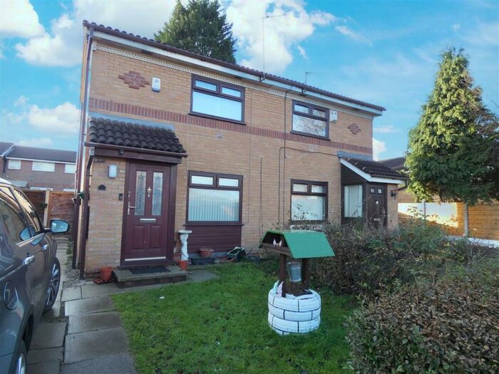 2 Bedroom Semi-Detached House To Rent In Westbrook Square, Manchester, M12