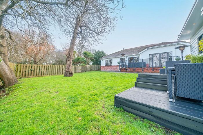 3 Bedroom Detached House For Sale In Wyke Road, Weymouth, DT4