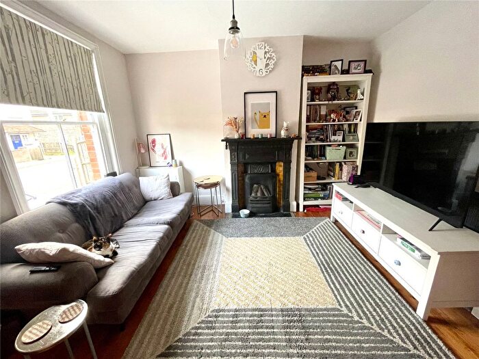 2 Bedroom Semi-Detached House For Sale In Union Street, Farnborough, Hampshire, GU14