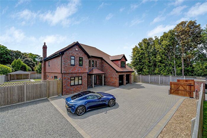 5 Bedroom Detached House For Sale In Kingsway, Aldwick, West Sussex, PO21