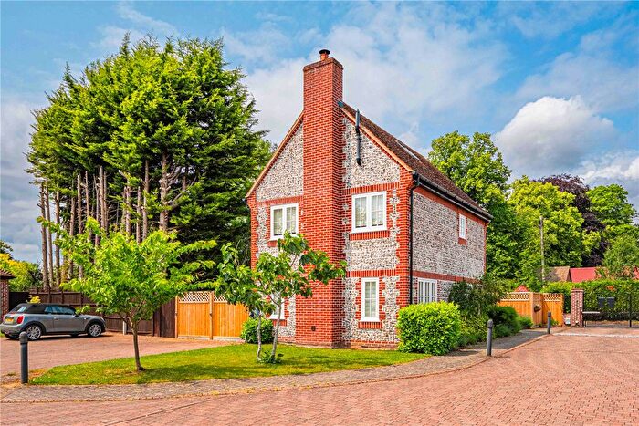 4 Bedroom Detached House For Sale In Kings Lane, Chipperfield, Kings Langley, Hertfordshire, WD4