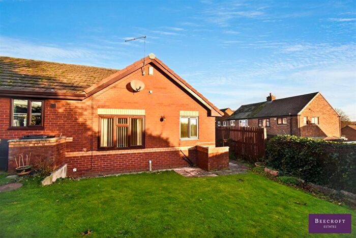 2 Bedroom Semi-Detached Bungalow For Sale In Shroggs Head Close, Darfield, Barnsley, S73