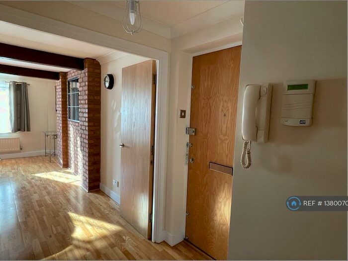 2 Bedroom Flat To Rent In The Spires, Canterbury, CT2