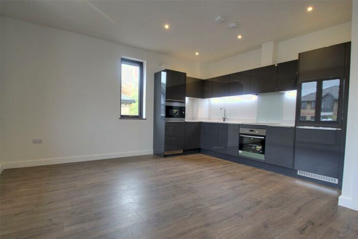 2 Bedroom Apartment To Rent In Chertsey, Surrey, KT16