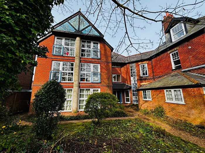 1 Bedroom Flat For Sale In Barrington Court, Westwood Road, Southampton, SO17