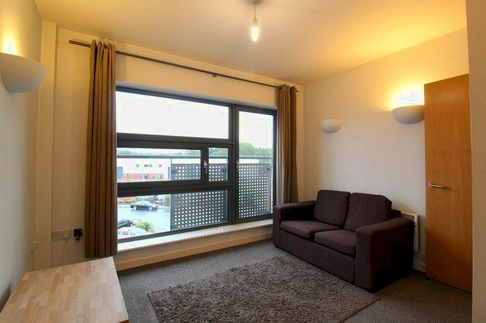 1 Bedroom Flat To Rent In Whitehall Place, Leeds, West Yorkshire, Uk, LS12