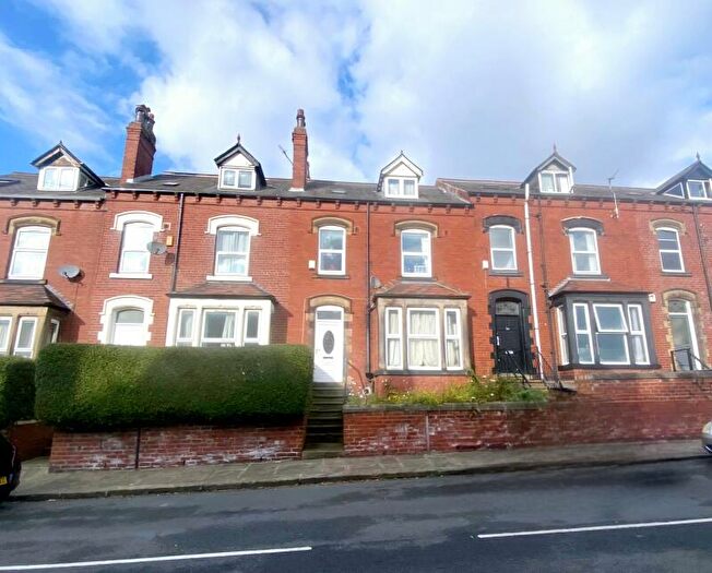 8 Bedroom Terraced House To Rent In Manor Terrace, Hyde Park, Leeds, LS6