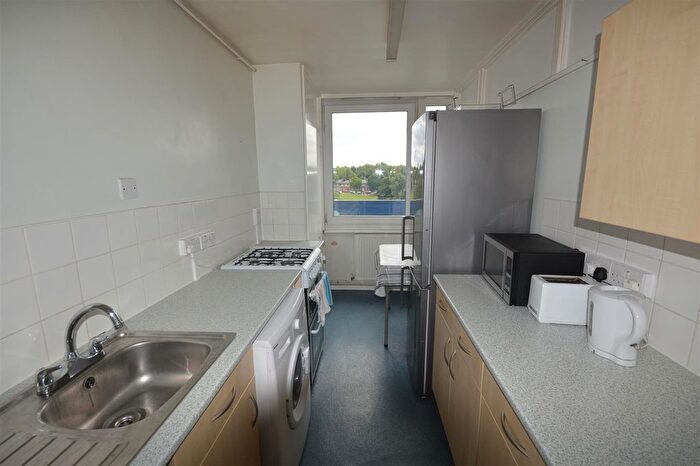 3 Bedroom Flat To Rent In Orkney House, London, N1