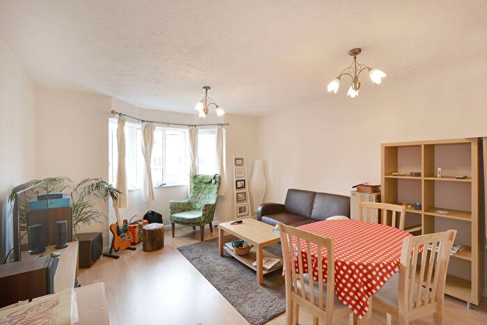 2 Bedroom Flat To Rent In Rossetti Road, London, SE16