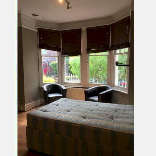 1 Bedroom Terraced House To Rent In Ravenscroft Road, Chiswick, London, W4