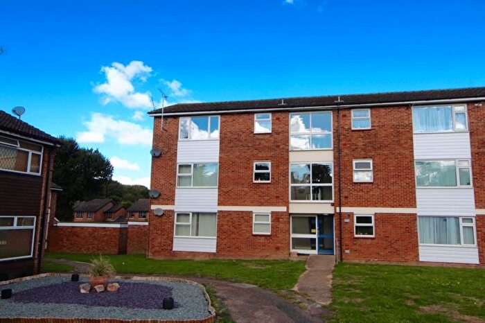 1 Bedroom Flat To Rent In Collings Wells Close, Caddington, LU1