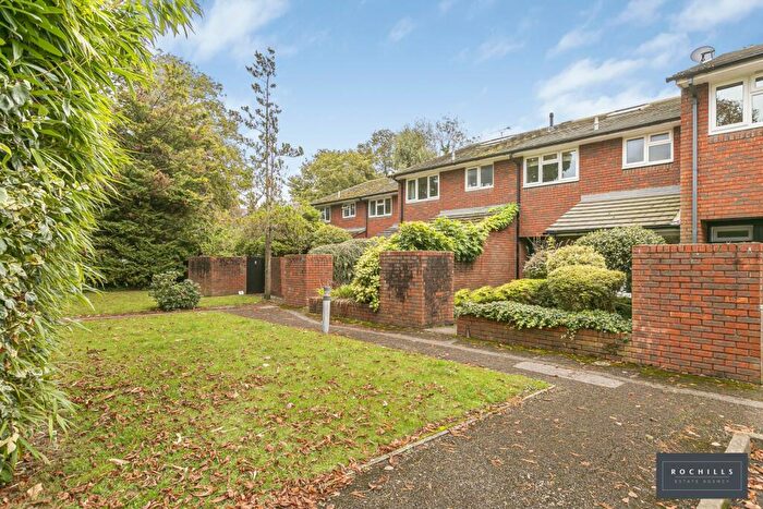 3 Bedroom Terraced House To Rent In Alexandra Close, Walton-On-Thames, Surrey, KT12