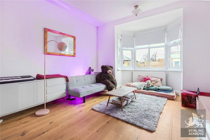3 Bedroom Flat To Rent In Nightingale Road, Clapton, Hackney, London, E5
