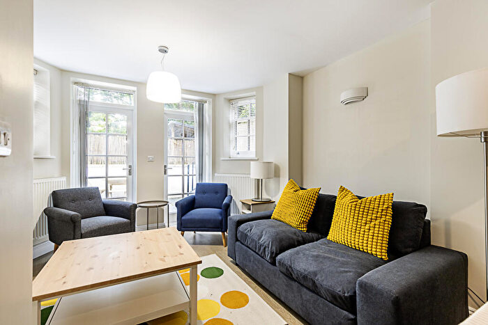 1 Bedroom Flat To Rent In Compayne Gardens, London, London, NW6