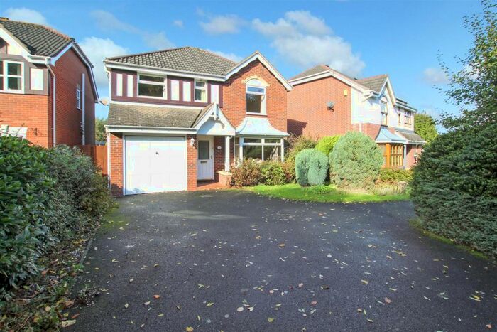 4 Bedroom Detached House For Sale In Greenfield Road, Measham, DE12