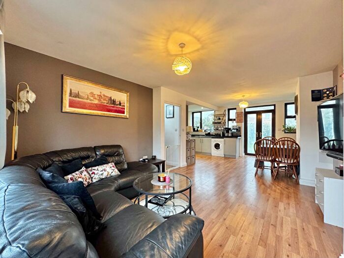 3 Bedroom Semi-Detached House For Sale In Garth View, Beddau, CF38