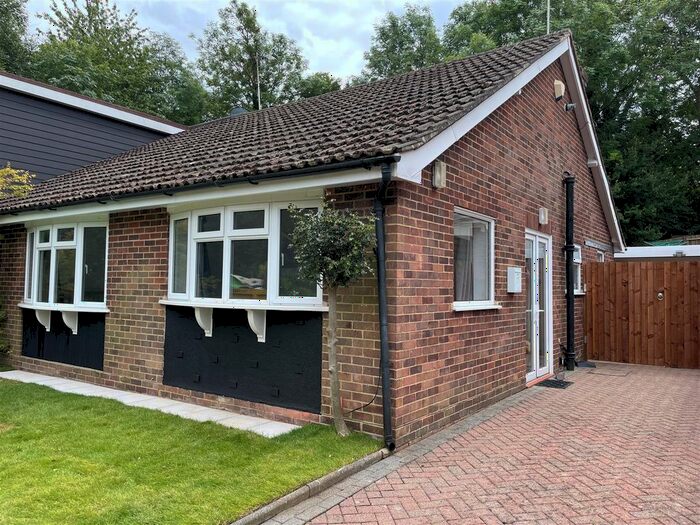 2 Bedroom Semi-Detached Bungalow To Rent In Beechlands Close, Hartley, DA3