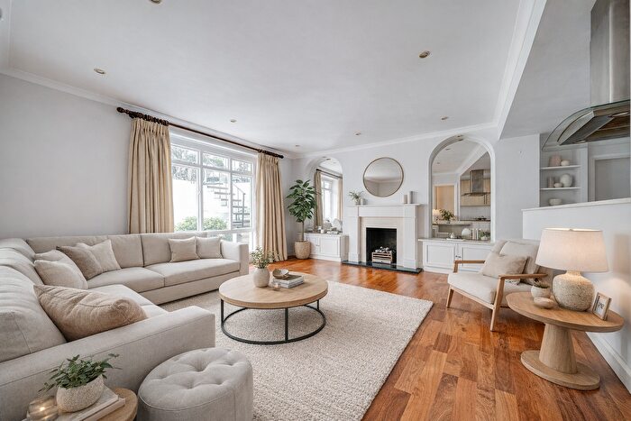 2 Bedroom Flat To Rent In Eardley Crescent, Earls Court, London, SW5