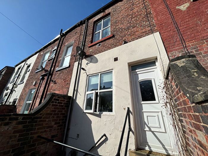 8 Bedroom Terraced House To Rent In Hyde Park Terrace, Leeds, West Yorkshire, LS6