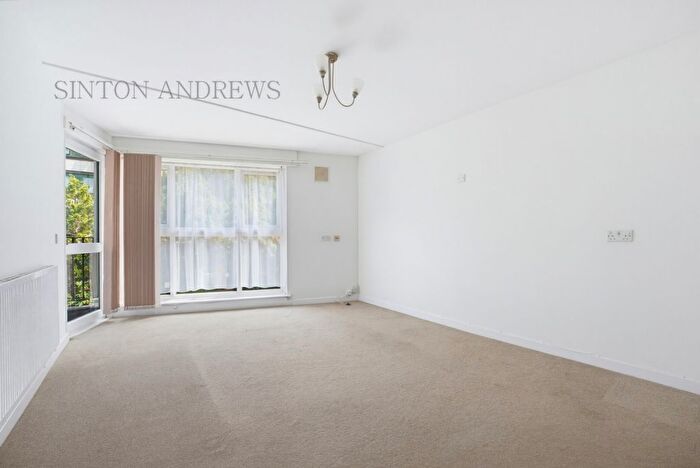 1 Bedroom Flat To Rent In Garrick Close, Ealing, W5
