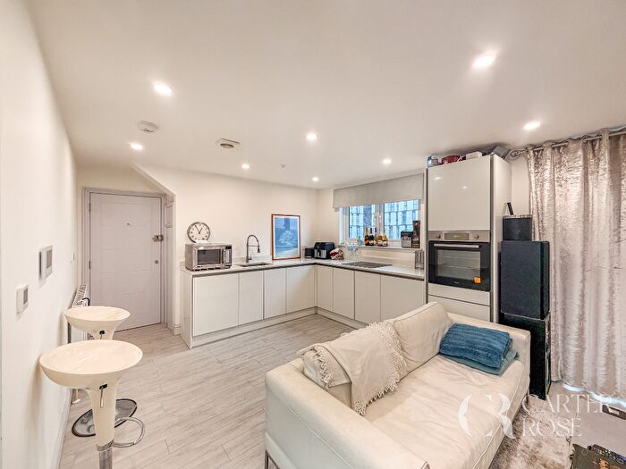 2 Bedroom Flat To Rent In Coombe Road, Croydon, London, CR0