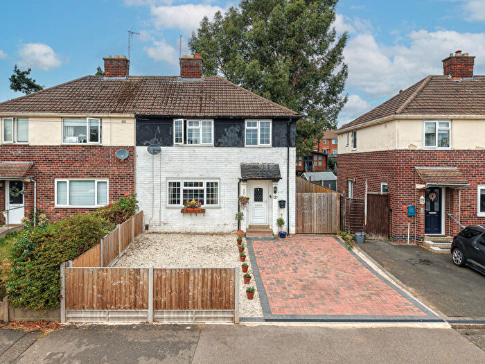 3 Bedroom Semi-Detached House For Sale In Weaver Road, Earl Shilton, LE9