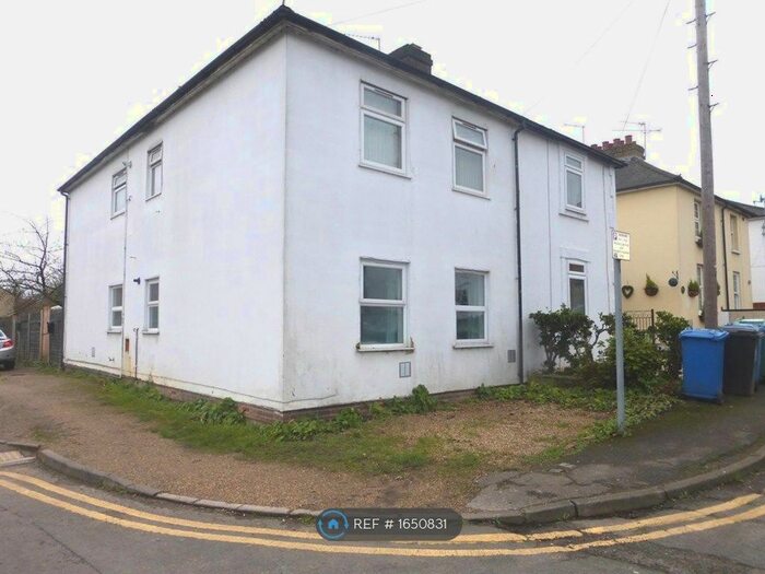 2 Bedroom Flat To Rent In South Road, Maidenhead, SL6