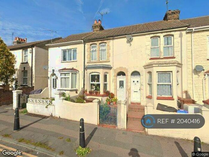 3 Bedroom Terraced House To Rent In Gillingham Road, Gillingham, ME7